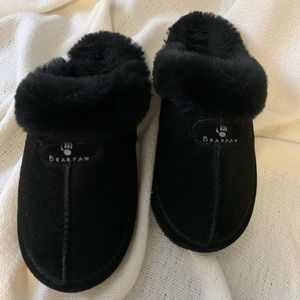 Bearpaw Loki Slipper. 9 NWOB